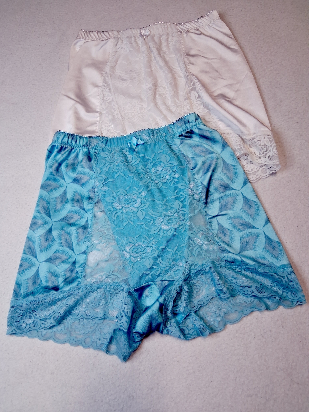 Rhonda Shear Blue & White Lace Nylon Tap Shorts Set
